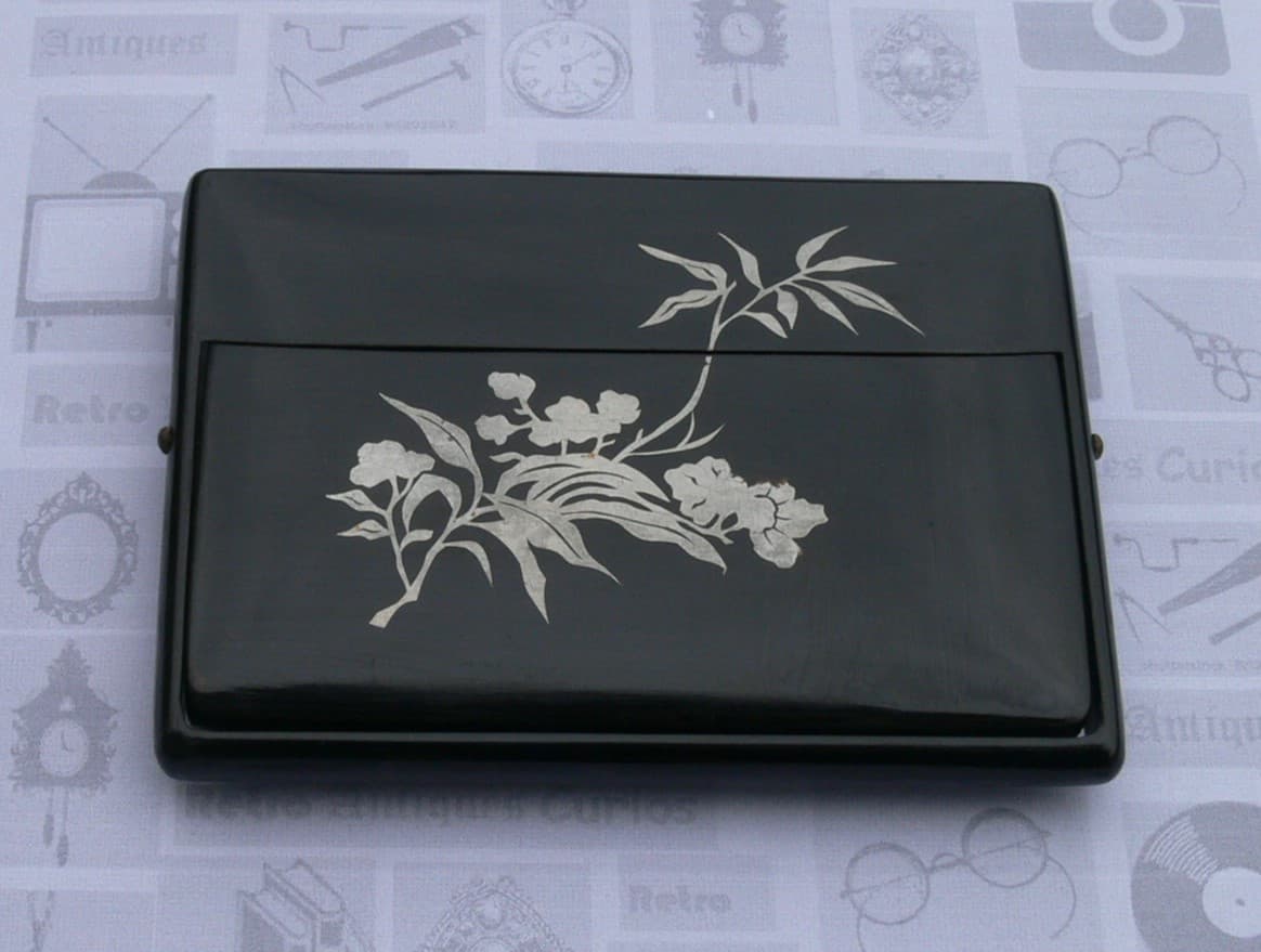 Vintage Chinese Lacquer Folding Cigarette/Card Case